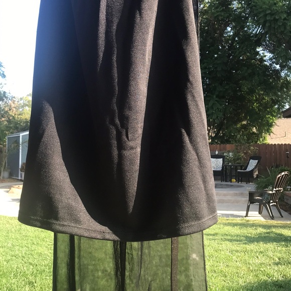 Unique dress - Picture 5 of 8